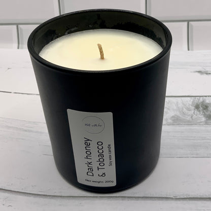 Dark honey & tobacco candle