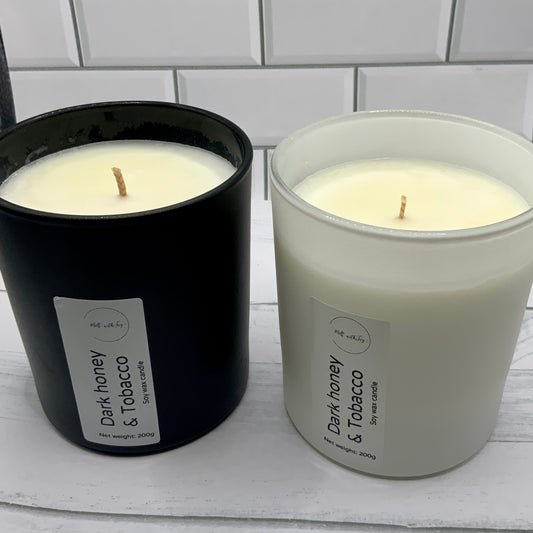 Dark honey & tobacco candle